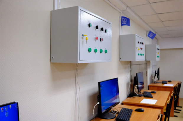 IEK GROUP продолжает сотрудничество с КГЭУ: в университете начала работу лаборатория «Автоматизация в электроэнергетике»